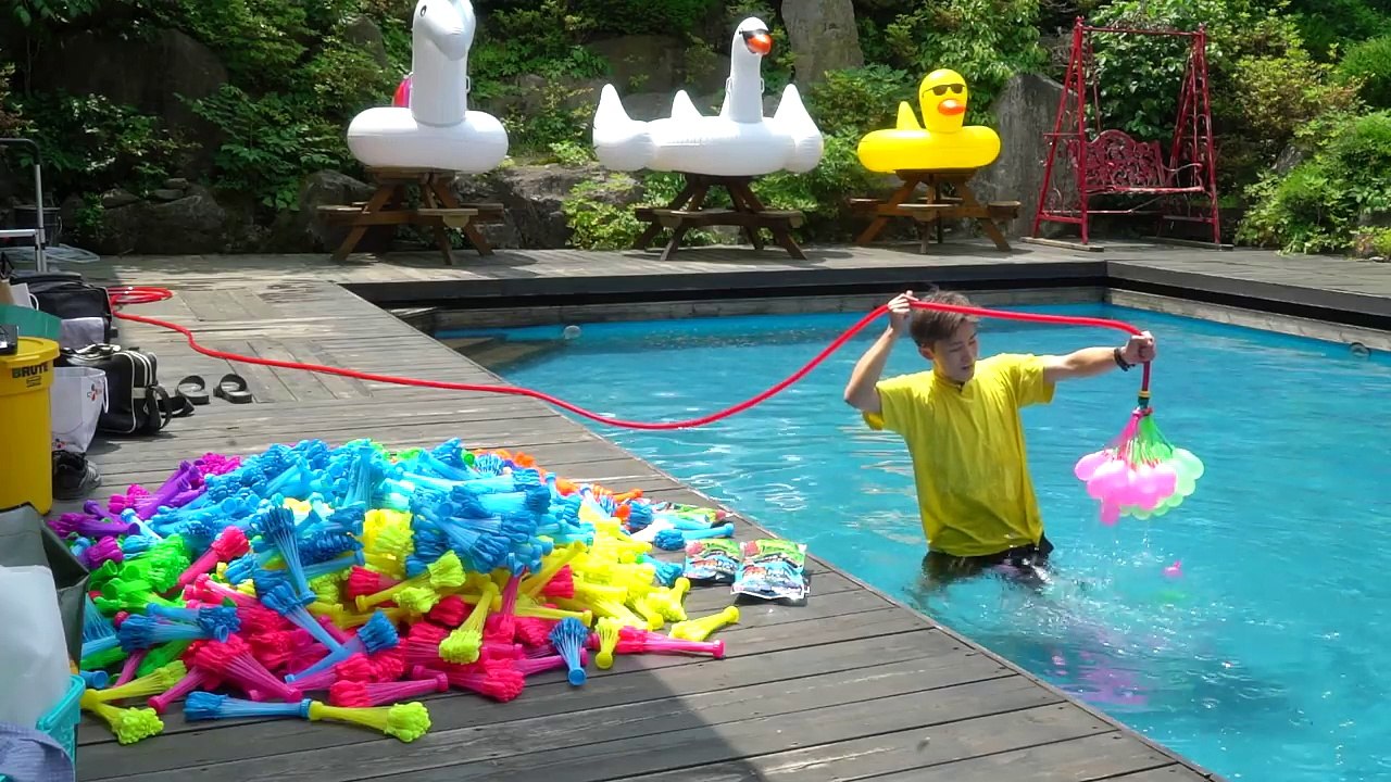 50000 Zuru Bunch O Balloons Swimming Pool 10 meters !!!