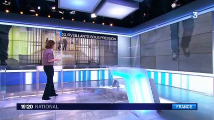 Surveillants pénitentiaires : "Il m'a saisi au niveau de la gorge", témoigne un jeune gardien