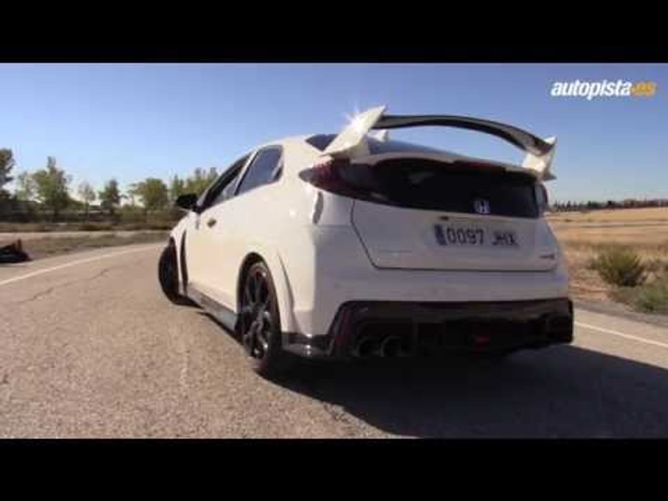 Exprimimos el nuevo Honda Civic Type-R, en circuito