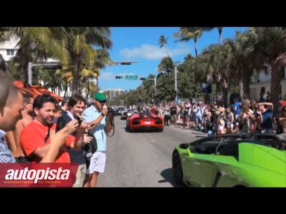 Lamborghini Aventador LP700-4 Roadster en el aeropuerto de Miami
