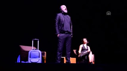 Aşk Bir Şey Değildir" Oyunu Bursa'da Sahnelendi