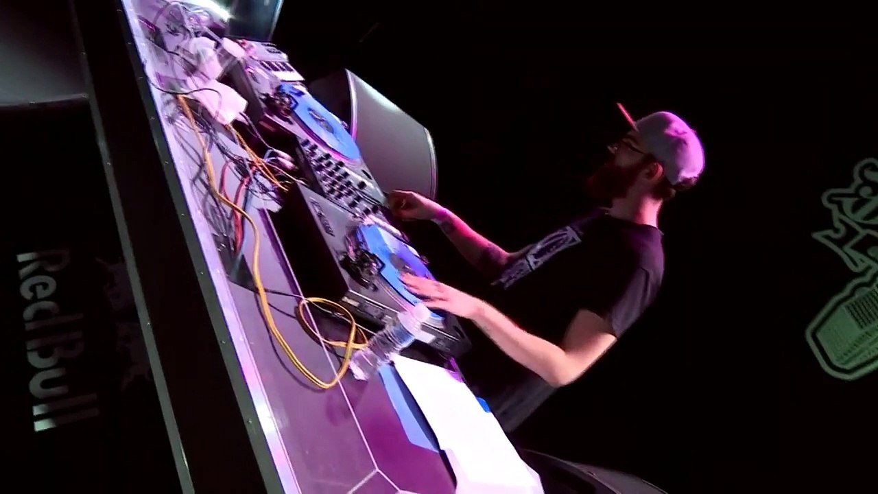 Arkano vs Dtoke - Inverfest 2018 (La declaración gay de Arkano)