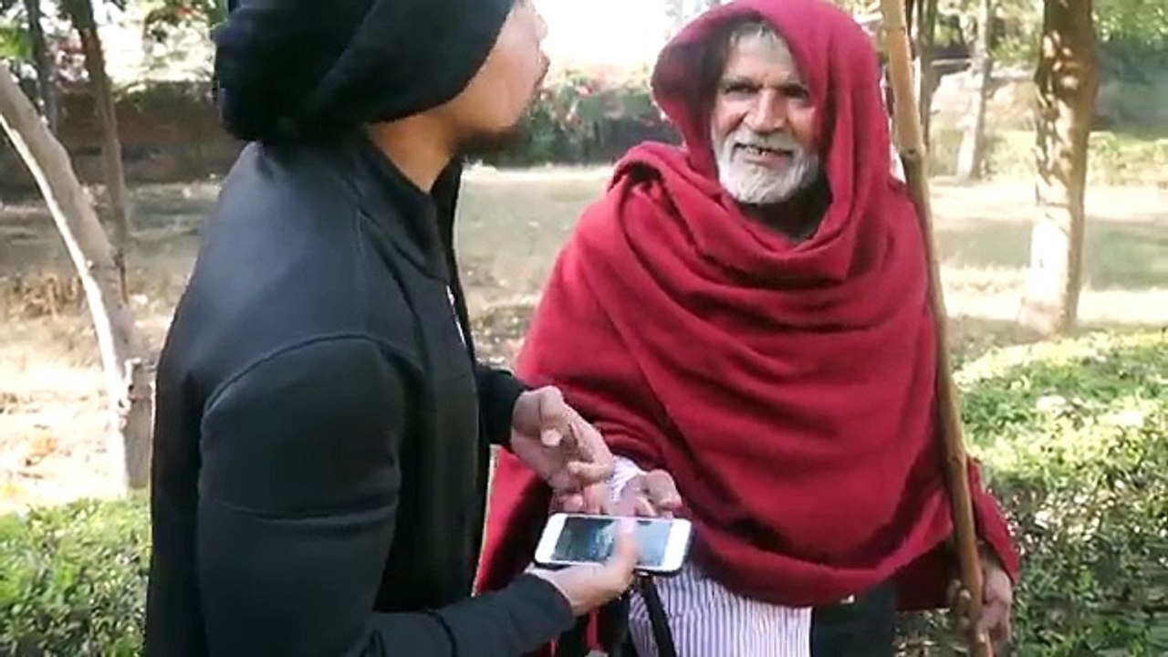 बुढ़ापे में माता पिता को कभी मत भूलना