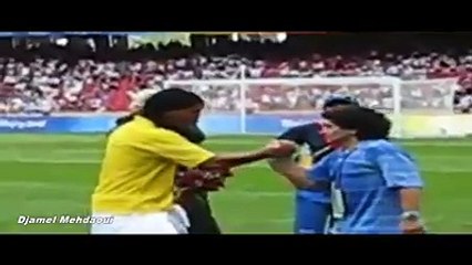 رونالدينيو ينهي مشواره مع كرة القدم