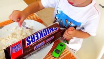 ¡malos Niños Y Un Accidente Gigante De Dulces De Chocolate! Johny Johny Sí Papa Cancion Canción Inf (1)