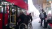 Triste : embrouille entre handicapés pour rentrer dans un bus à étages à Londres !