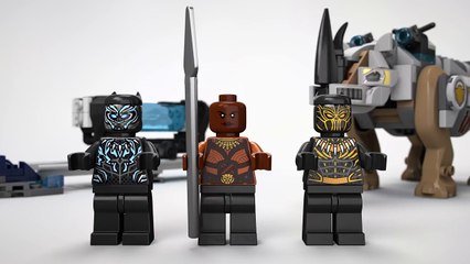 76099 Rhino Face-Off by the Mine (2018)