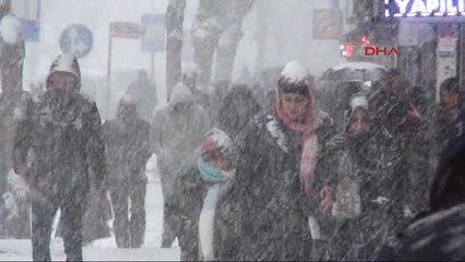Van'da Yoğun Kar Yağışı