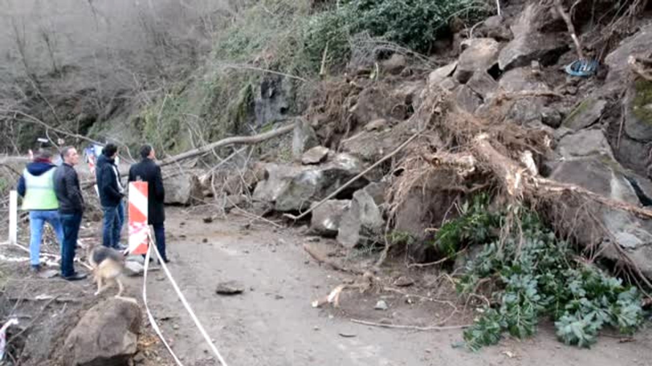 Kabadüz Karayolunda Heyelan