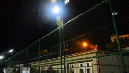 Karanlıkta gol yiyen kaleci, ışıklandırma istiyor