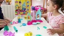 Palacio de las Princesas de Play-Doh: Ariel, Rapunzel y Cenicienta.