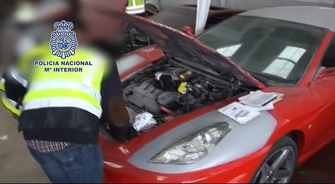 Operación Policía contra taller de imitación de coches