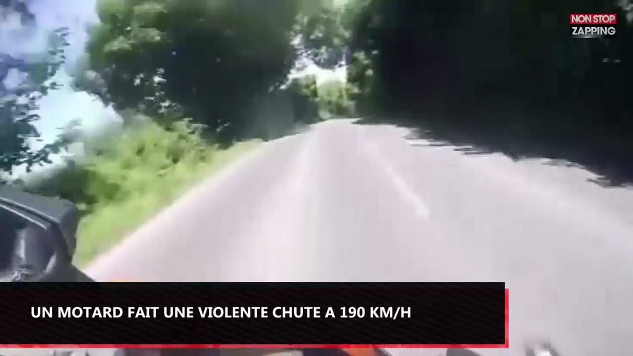 Angleterre : Un motard fait une chute impressionnante à plus de 190 km/h (Vidéo)