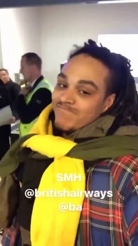 Ce passager se fait recaler par la compagnie aérienne car il a voulu embarquer sans bagage avec tout ses vetements sur lui