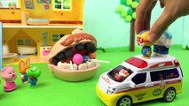 뽀로로 병원놀이 구급차 출동 Play-Doh Dentist Doctor Drill N Fill eating Candy with Ambulance Toy Car