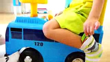 الاطفال سيئة الأكل العملاقة المواد الغذائية ماكدونالدز! الطفل الحادث! جوني جوني نعم بابا أغنية أغاني -