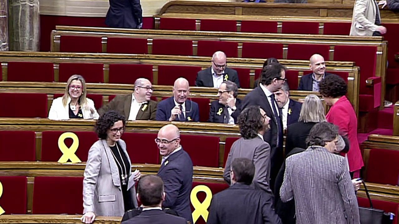 Parlamento catalão volta a funcionar