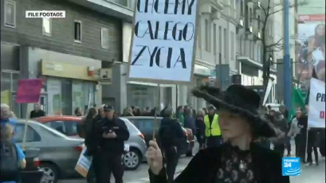 Poland: Women protest against tougher abortion restrictions