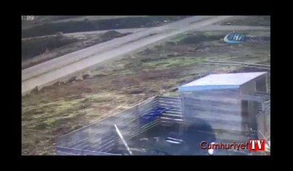 Kaza anı kamerada... Servis minibüsü taklalar attı: 9 yaralı