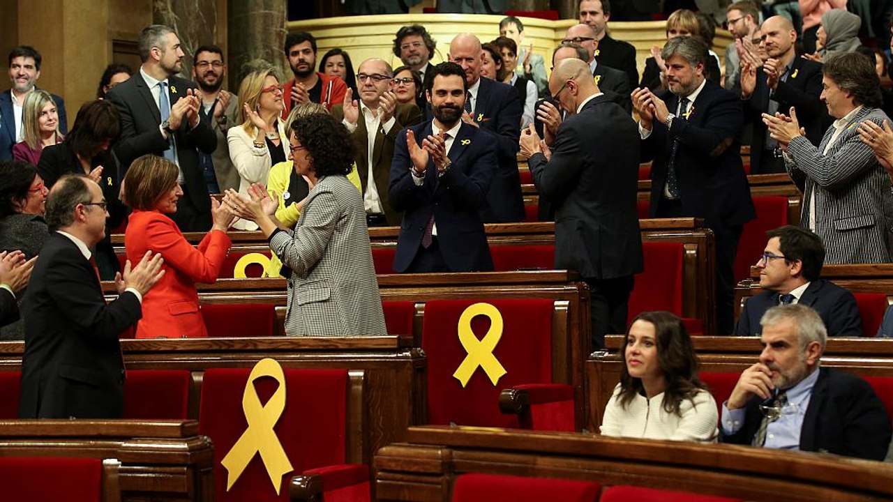 Catalan parliament holds first meeting, voting...