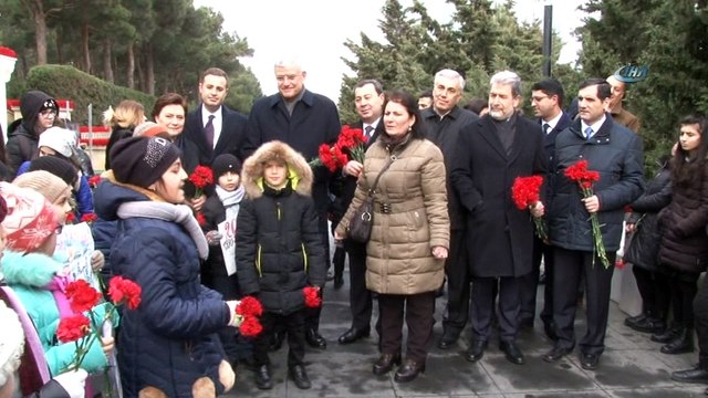 TBMM Dışişleri Komisyon Heyeti Azerbaycan’da- TBMM Dışişleri Komisyonu Başkanı Bozkır:- “türkiye Kendi Güvenliğini Tehlikeye Sokacak Bir Terörist Ordusunun Kurulmasına Hiçbir Şekilde İzin Vermeyecektir”