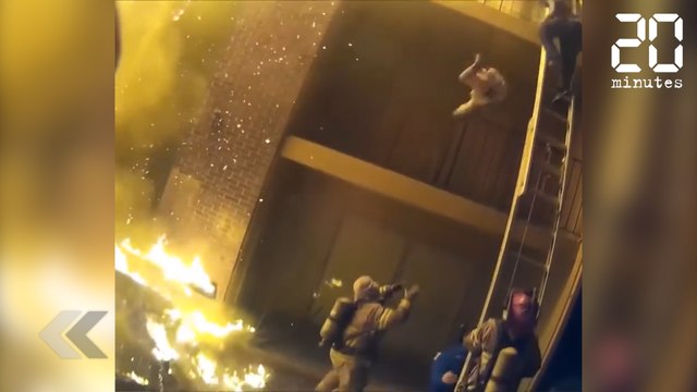 Un pompier rattrape un enfant lancé du 3ème étage lors d'un incendie - Le Rewind du mercredi 17 janvier 2018