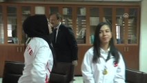 Başbakan Yardımcısı Çavuşoğlu, Para-Taekwondo Milli Takımını Kabul Etti