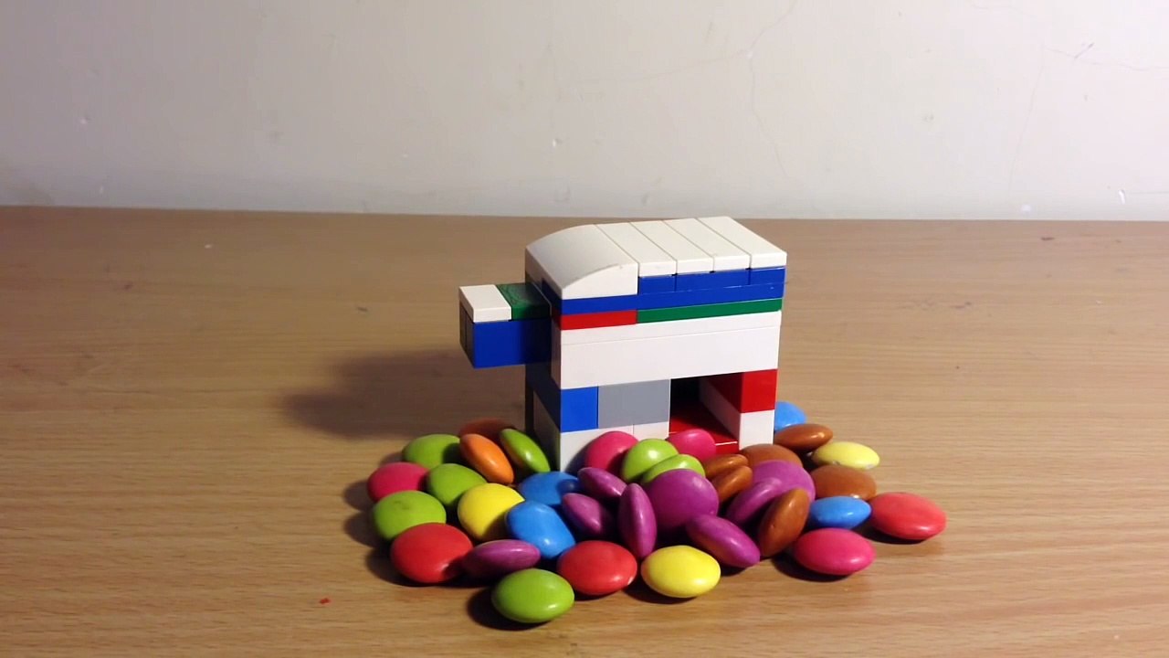 How To Make An Easy Lego Candy Machine! [TUTORIAL]