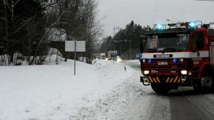 Stråtjära: Frontalkollision på väg 83