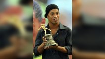 Ronaldinho con su magia, regates y goles le dice adiós al fútbol