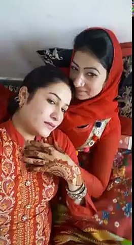 Pakistani Larkio Ki Pyar Krte Huye Mobile Se Bnai Video  jo Baad Main Leak Ho Gayi
