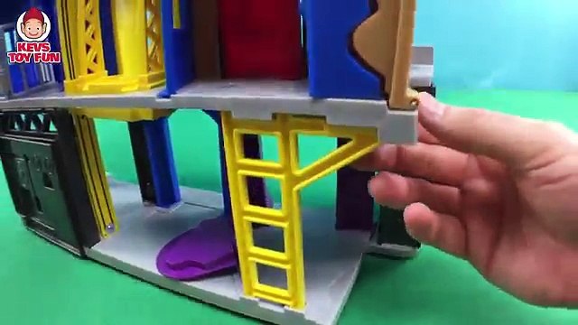 Imaginext Batman Gotham City Playset With Bruce Wayne & Joker Figures