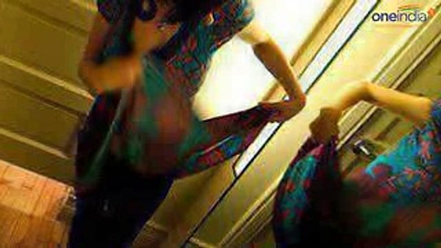 پاکستان کے سب سے بڑے شاپنگ میں ڈریسنگ روم میں کیا ہو رہا ہے شرمناک ویڈیو لڑکیاں ضرور دیکھیں