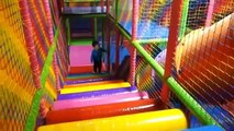 Playing Indoor Playground Kids Fun with Balls Toys Play cente for Kids Playroom Games-0WfmyDqFXgs
