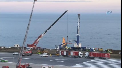 Pistten Çıkan uçağı Kurtarma Çalışmaları Devam Ediyor: Vinçler Getirildi