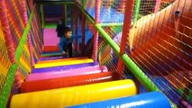 Playing Indoor Playground Kids Fun with Balls Toys Play cente for Kids Playroom Games-0WfmyDqFXg