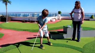 Mini Golf GAME and Toy Surprise Egg - Family
