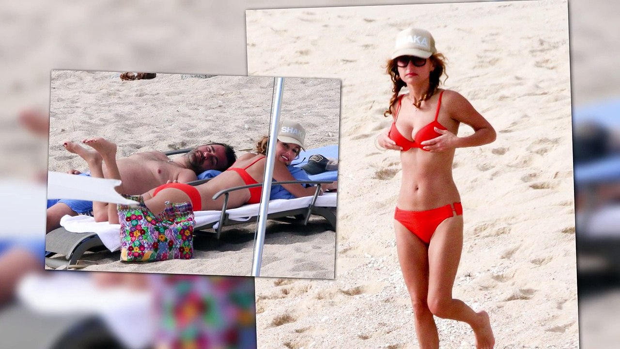 Giada De Laurentiis Hits the Beach