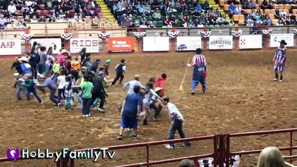 Video herunterladen: Cowboy RODEO! Riding Bulls n' Horses   Sheep at Fort Worth Stockyards Our First Rodeo