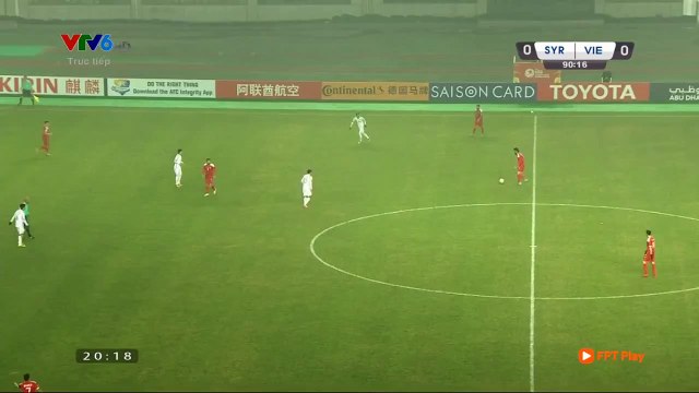 Pha xử lý tinh tế của Đoàn Văn Hậu. Hậu vệ cánh sinh năm 1999 được khen ngợi vì pha cắt bóng đẳng cấp cao.