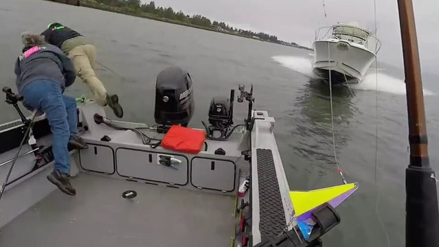 Un hors-bord percute un petit bateau de pêche