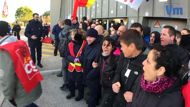 A la prison de La Farlède, les manifestants délogés par les gendarmes chantent la Marseillaise