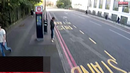 Elle se fait voler son téléphone par un homme en scooter (vidéo)