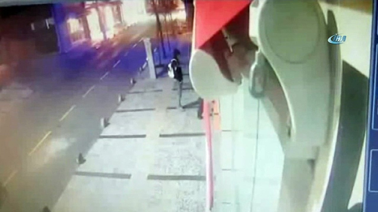 Hırsızlar önce güvenlik kamerasına sonra polise yakalandı