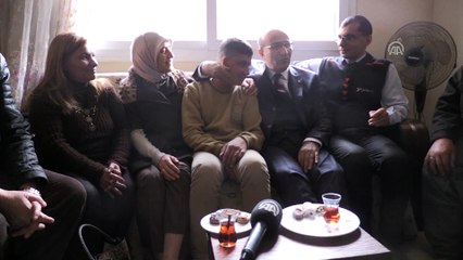 Yakınlarına iş bulunan iki öğrenci yeniden okullu oldu - ADANA