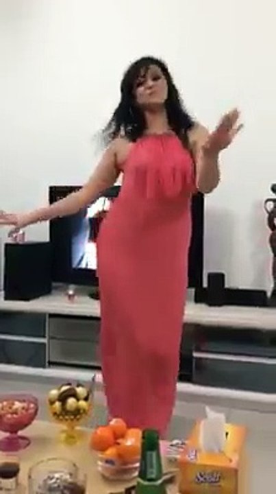 arab sexy girl having big ass dance in home private
