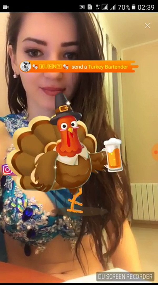 ⁣Russian Girls Dance on indian song Mein tera boyfriend