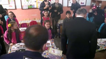 Bakan Özlü, ilkokul öğrencilerini ziyaret etti - DÜZCE