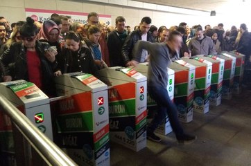 Toplu Ulaşımda Cep Telefonları Artık Bilet Gibi Kullanılabilecek