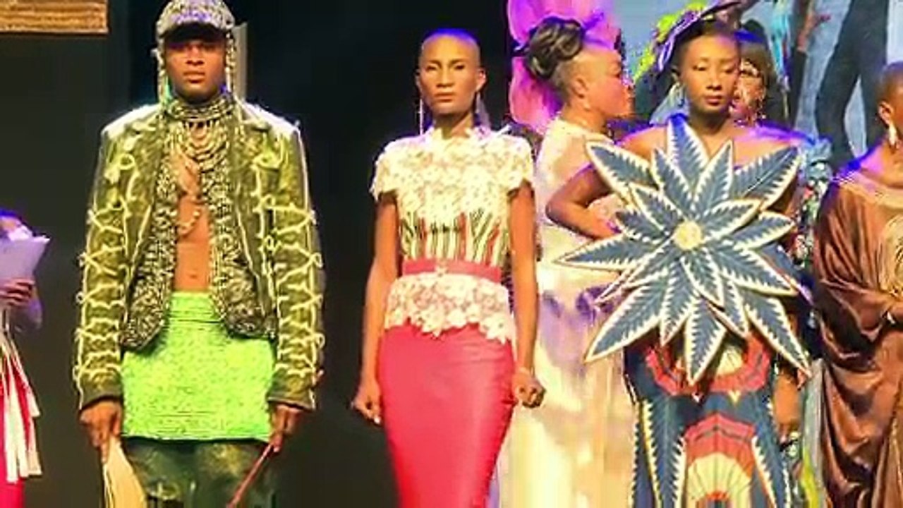 Des podiums aux magazines, les mannequins africains courtisés